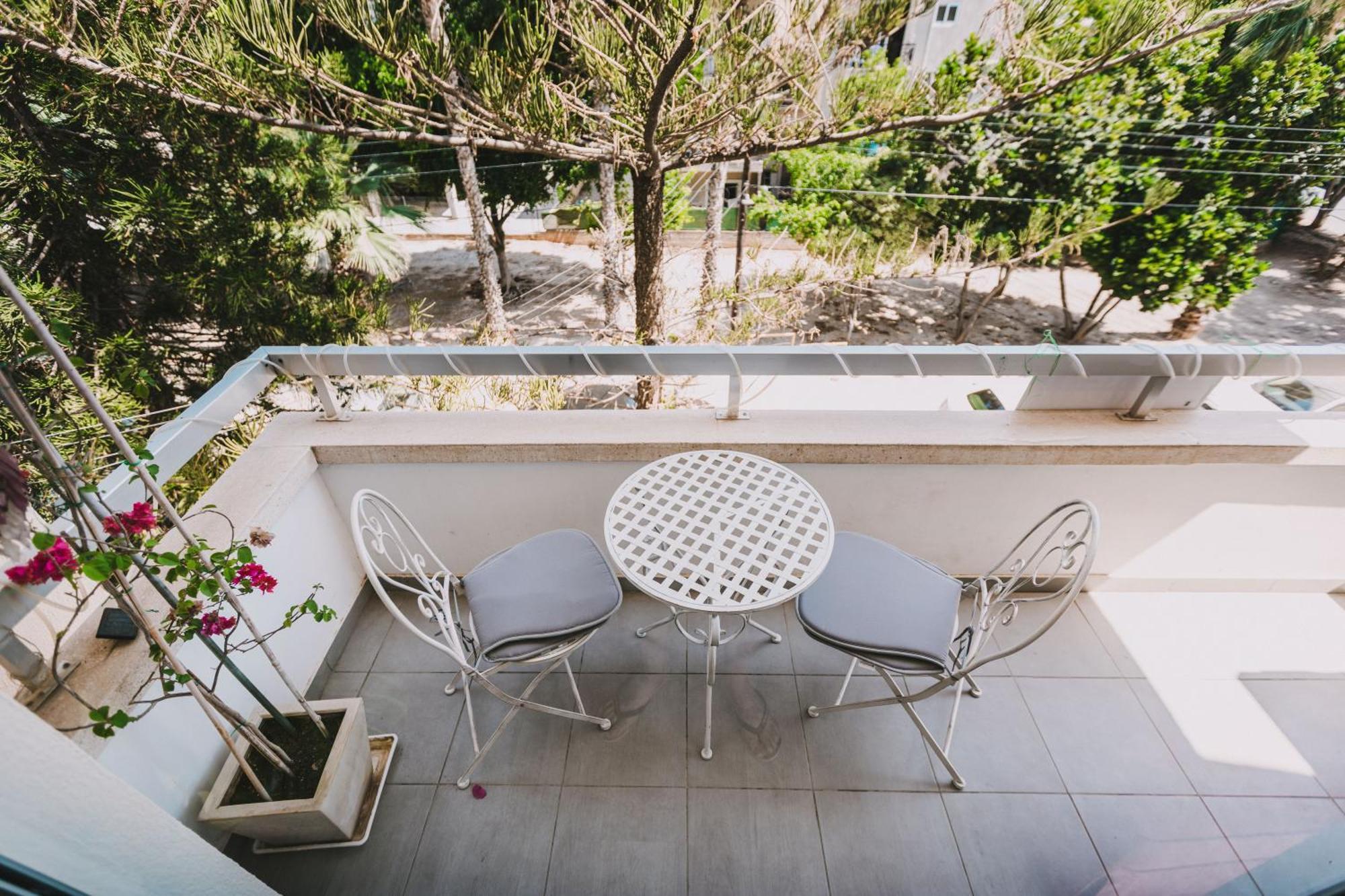 Neapolis Residence Spacious Quiet Near Beach Лімасол Екстер'єр фото