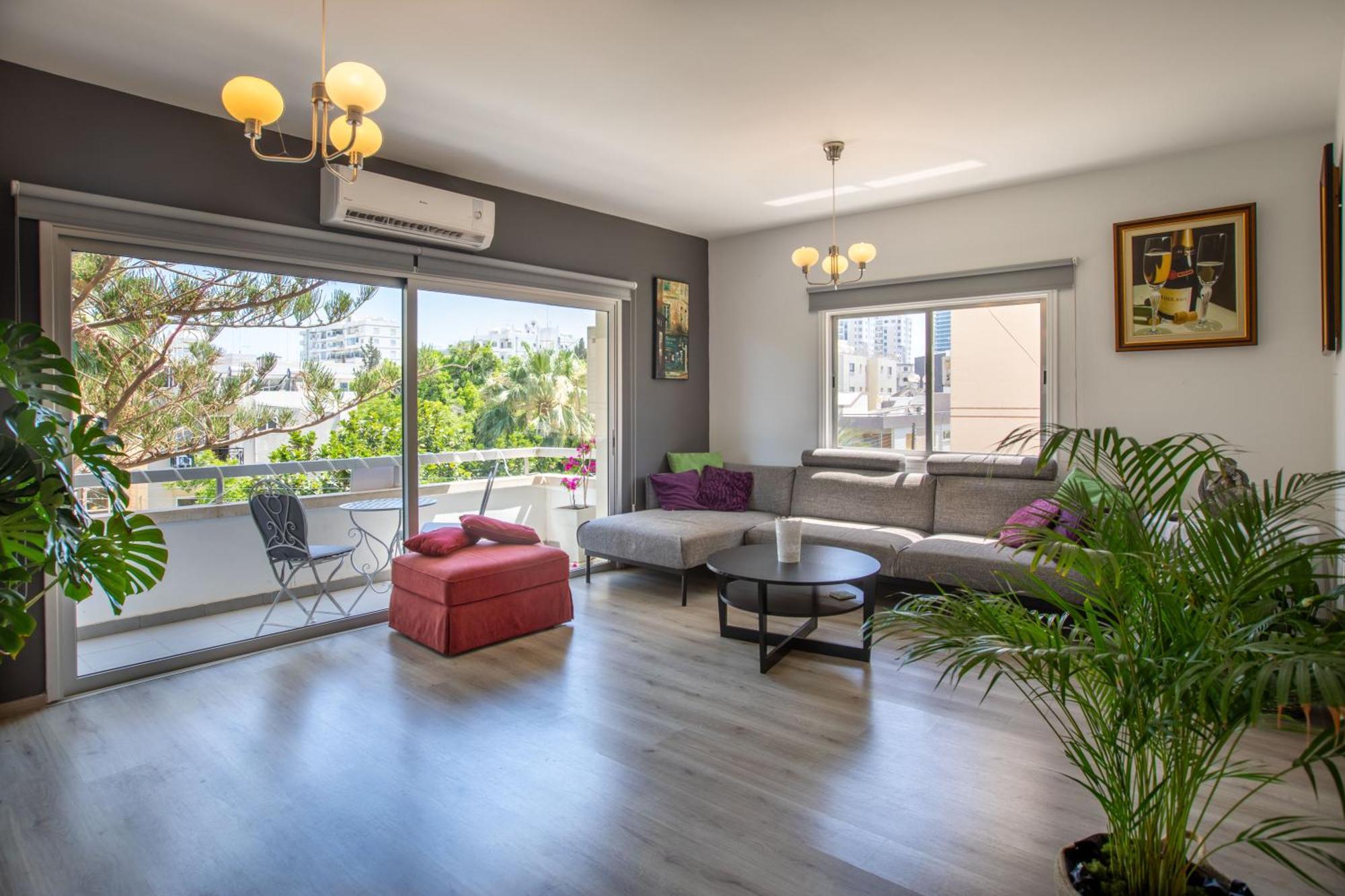 Neapolis Residence Spacious Quiet Near Beach Лімасол Екстер'єр фото