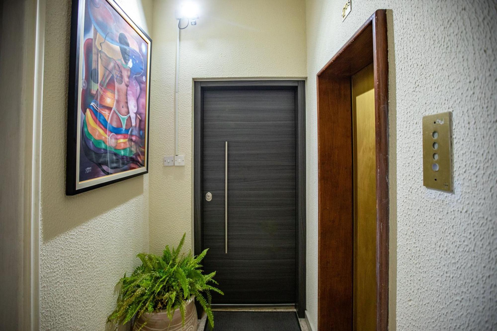Neapolis Residence Spacious Quiet Near Beach Лімасол Екстер'єр фото