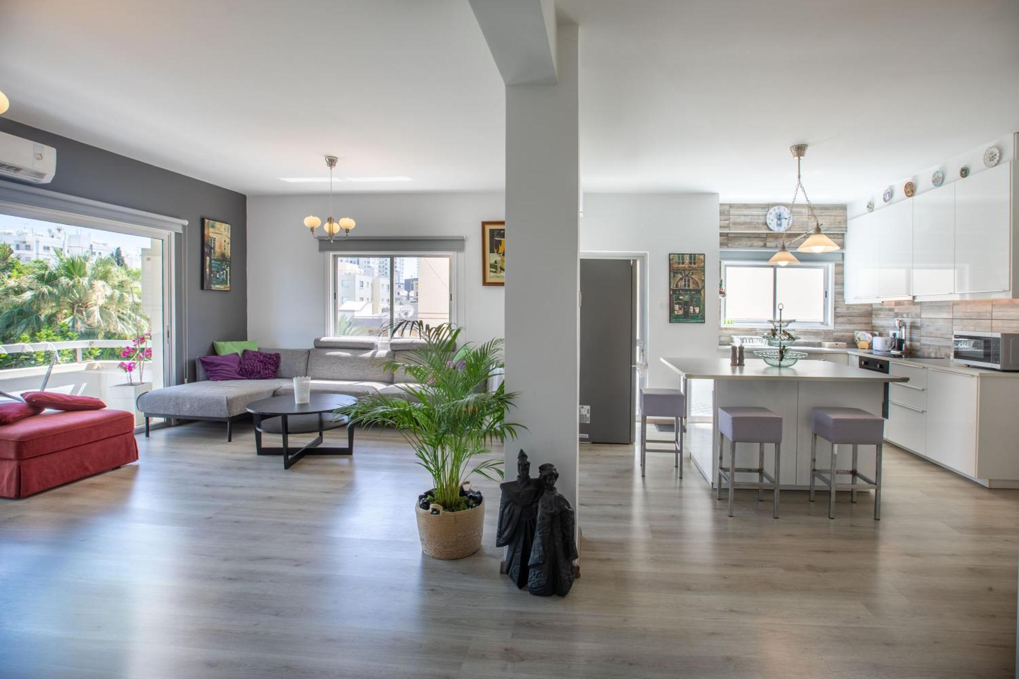 Neapolis Residence Spacious Quiet Near Beach Лімасол Екстер'єр фото